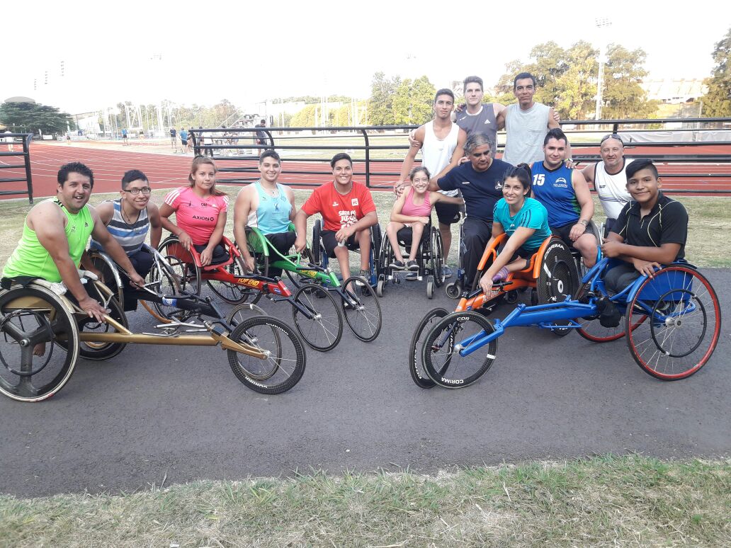 Deportistas de atletismo adaptado