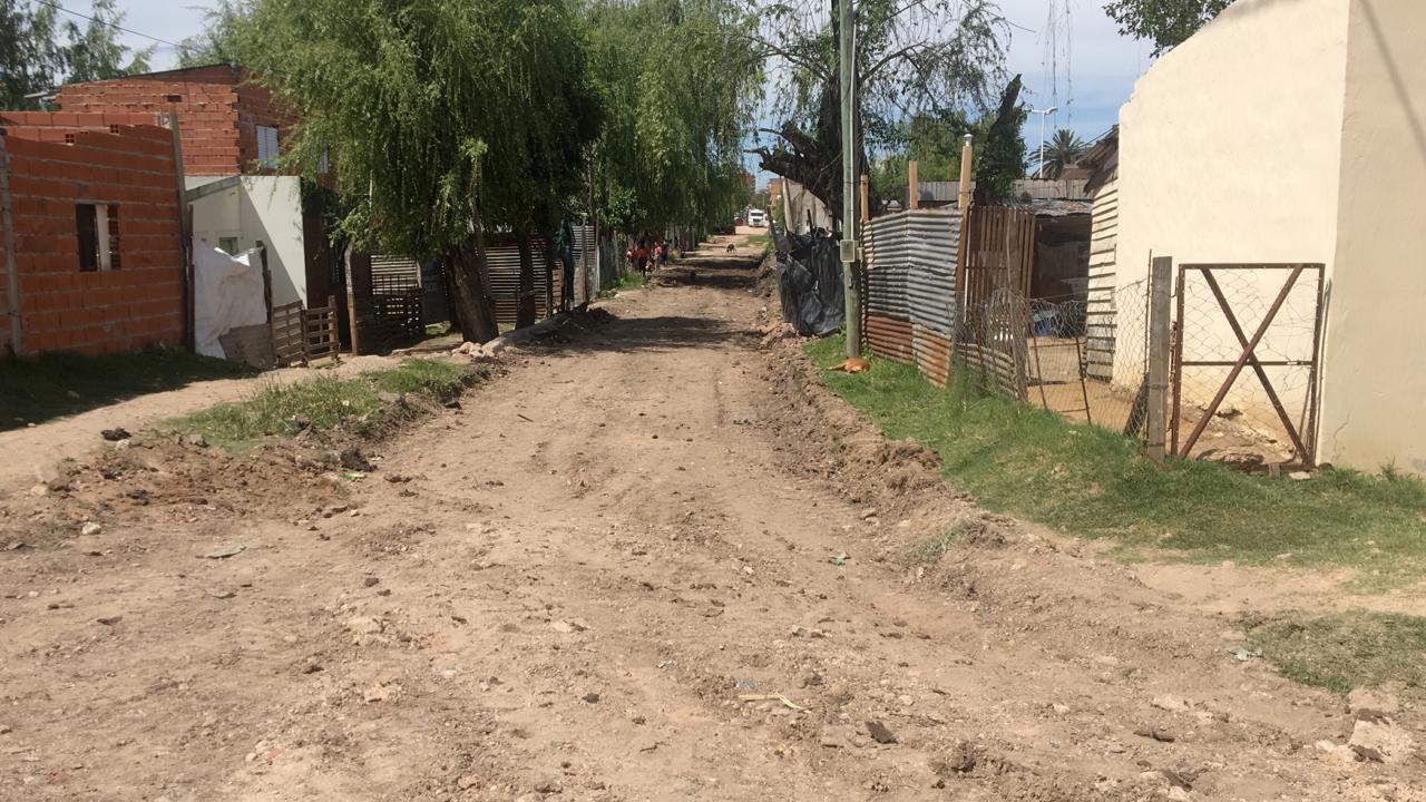 Trabajos de mejoras de las arterias en calles del barrio Cantera 25