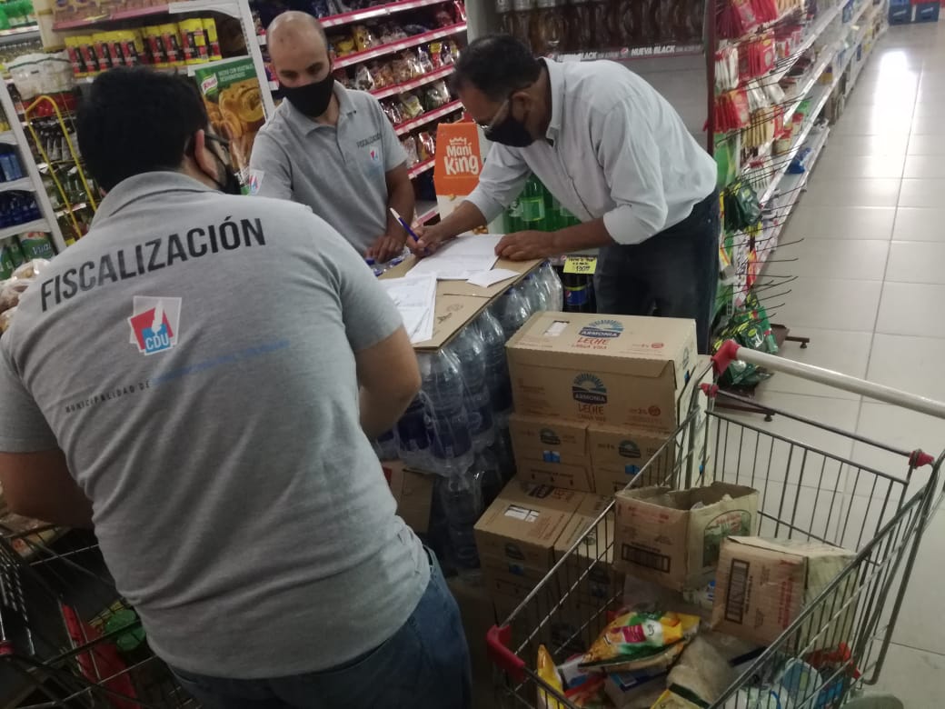 En dos locales fue detectada mercadería vencida.