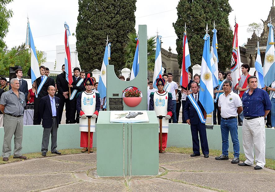 Será en el tradicional Monumento que los recuerda, ubicado frente al Cementerio municipal.