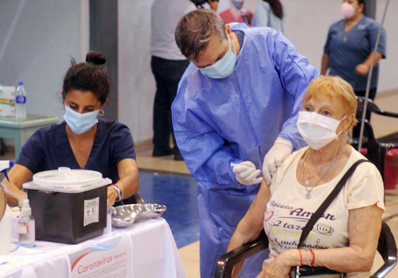 La actividad se desarrolló en el Centro de Educación Física, con intervención de profesionales de los centros de salud municipales y provinciales.