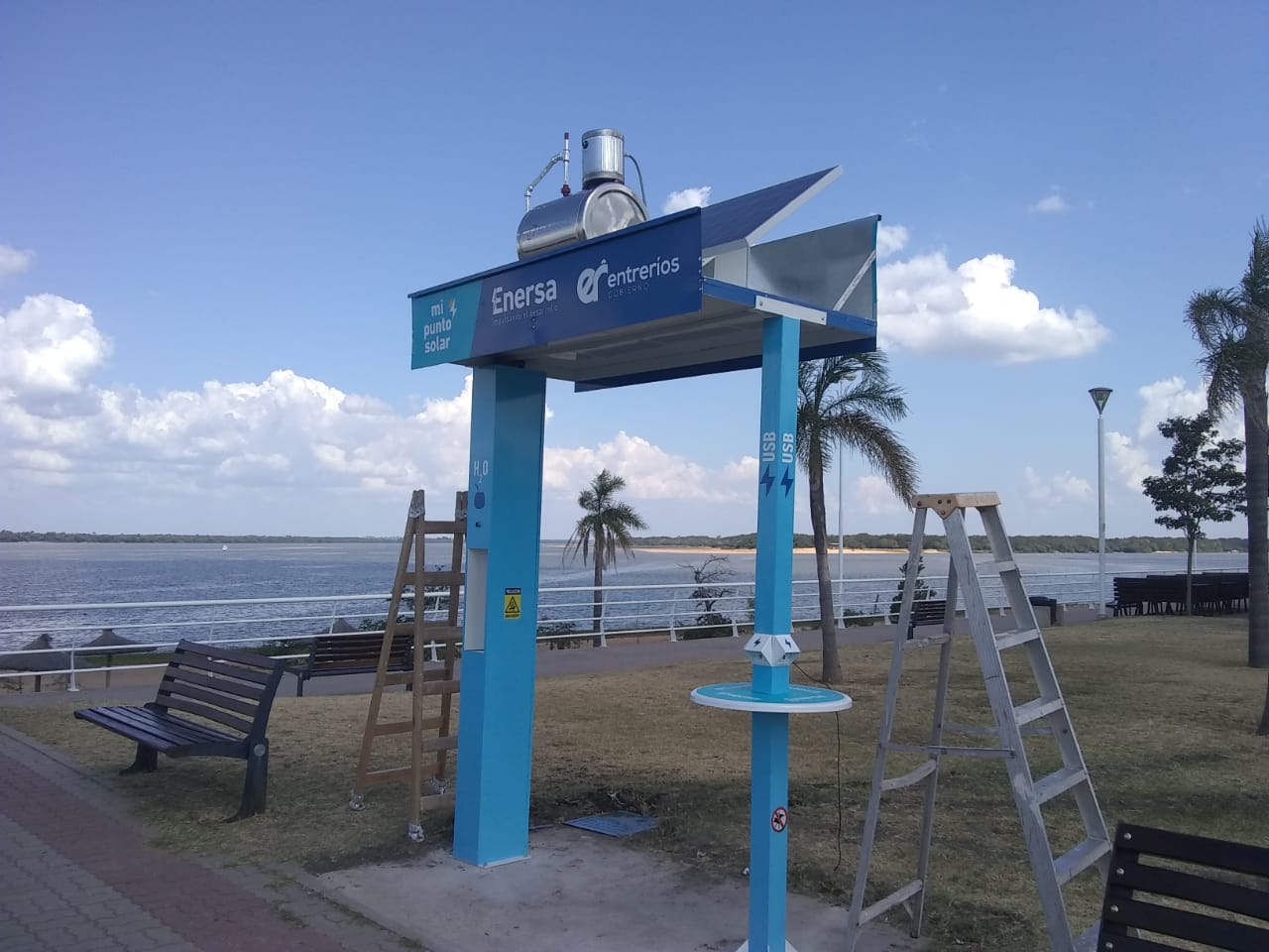 Ahora la Isla del Puerto cuenta con una estación de energía solar que brinda dos servicios gratuitos a la ciudadanía. 