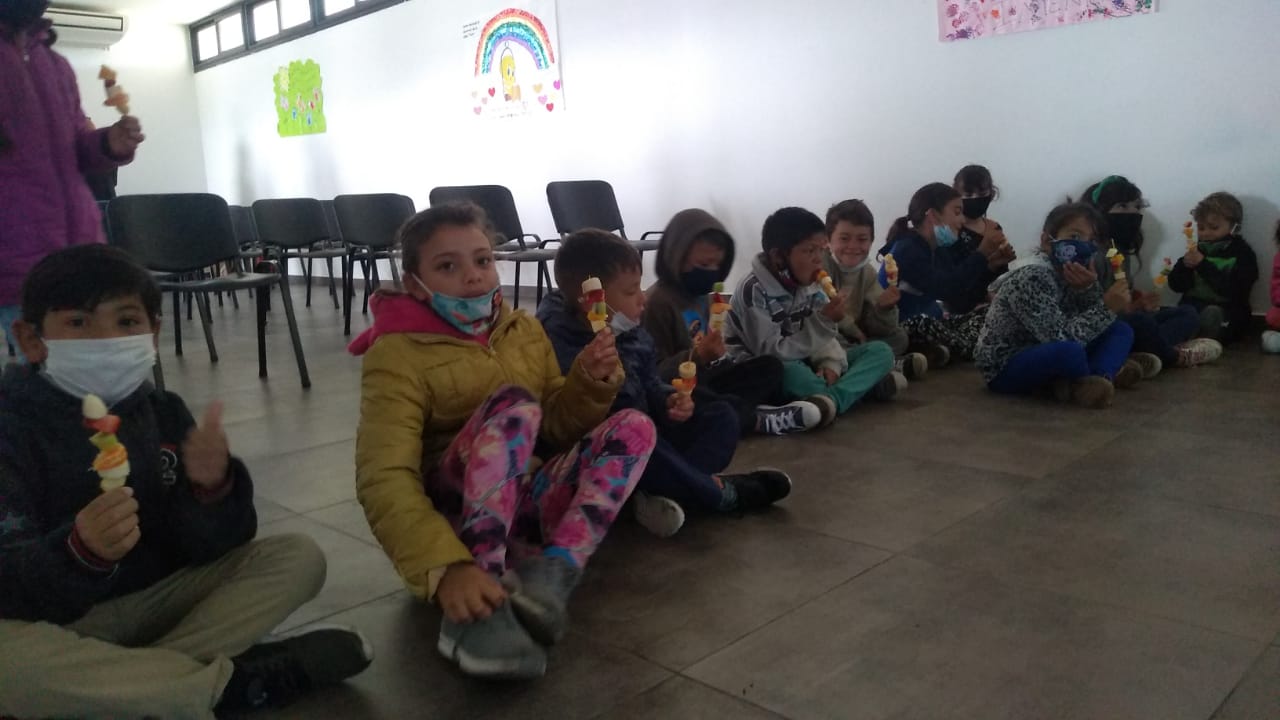 Llegó el Cinemóvil a Concepción del Uruguay y 75 niñas y niños disfrutaron de la jornada