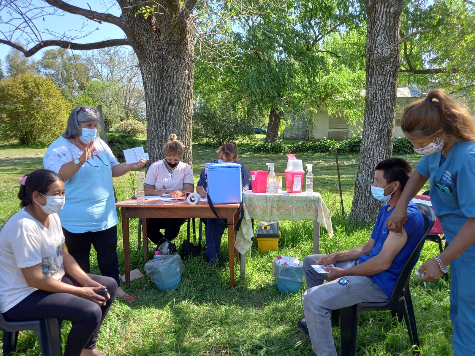 Continúa la vacunación contra el Covid en los barrios