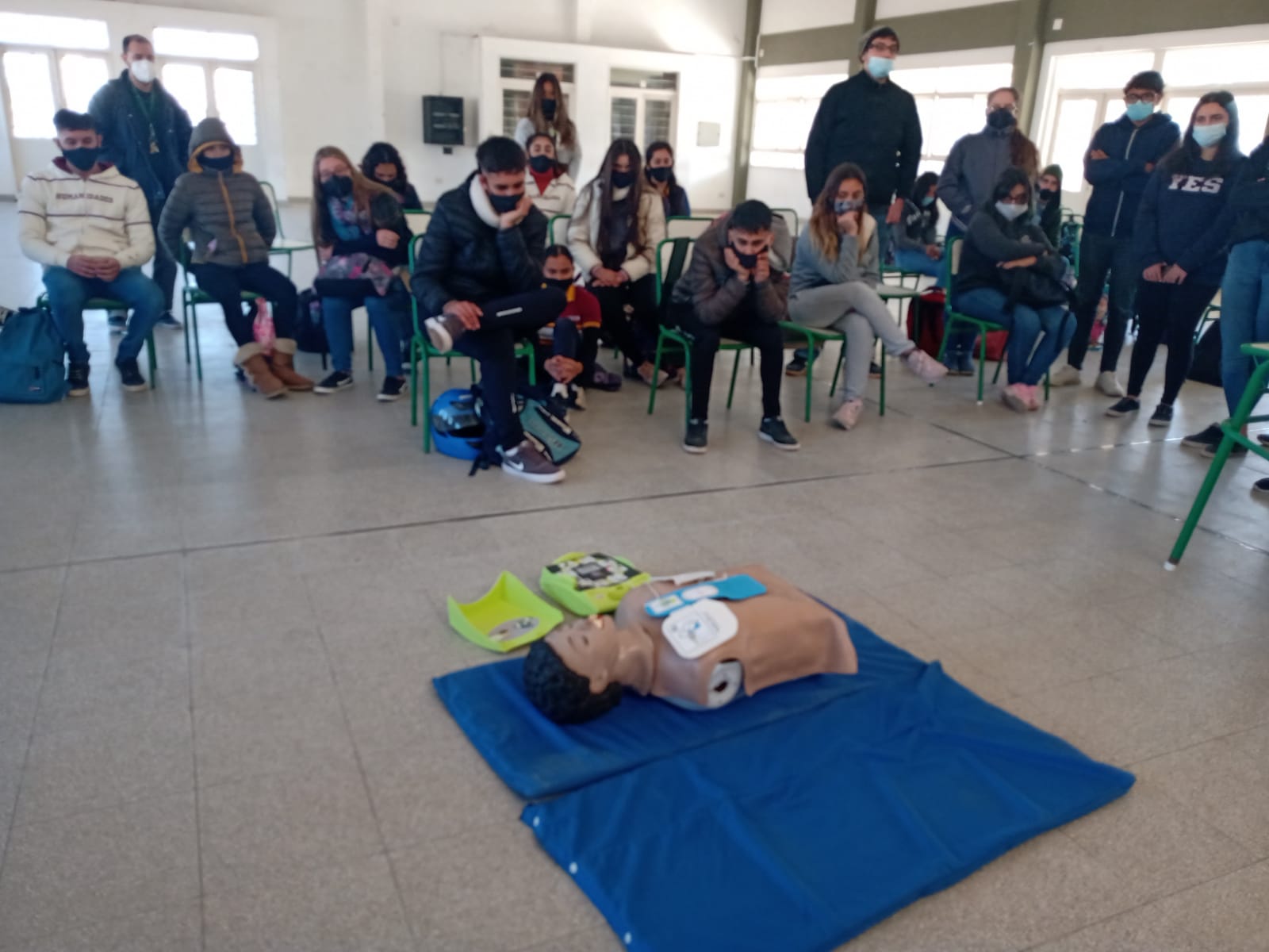 La intención es llegar con estos cursos a todos los establecimientos educativos de la ciudad.