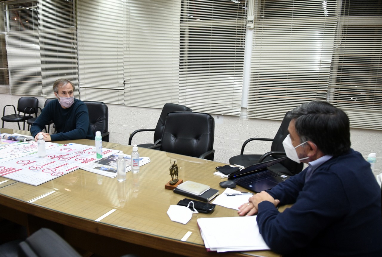 El nuevo vicepresidente de la Comisión Nacional de Valores (CNV) Sebastián Negri, fue recibido por el Presidente Municipal, en el marco de una visita de cortesía.