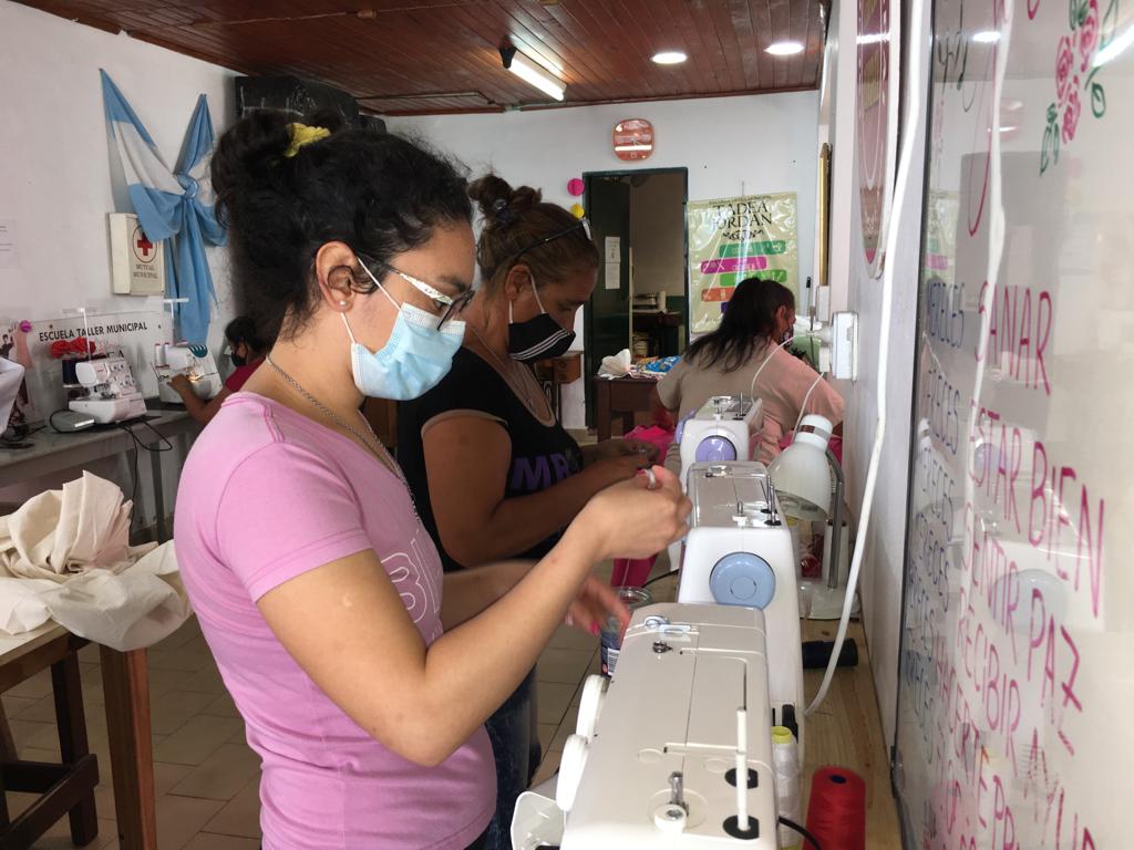 Mujeres de Los Palos y el Mena se capacitan en la Escuela Tadea Jordán