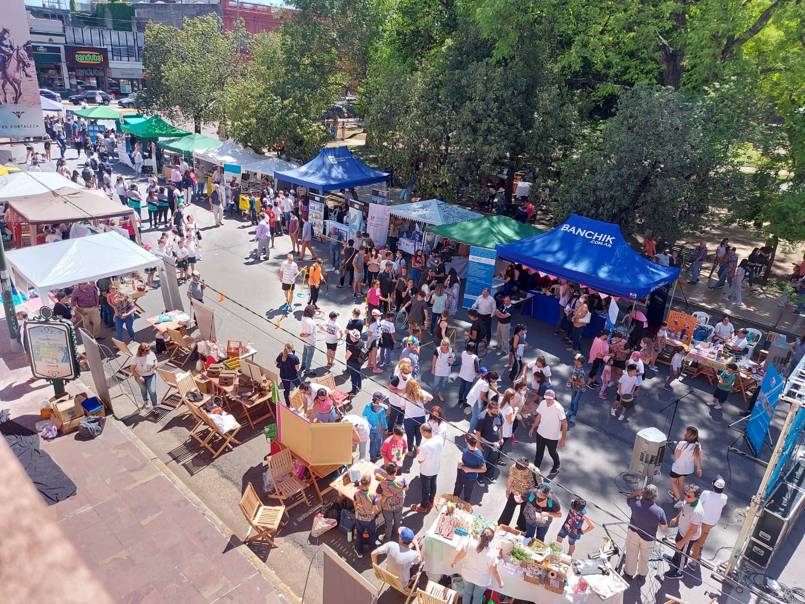 La oferta de educación superior uruguayense fue protagonista durante la Feria de Carreras, a la cual se sumó la muestra “La agroindustria va a la escuela”.