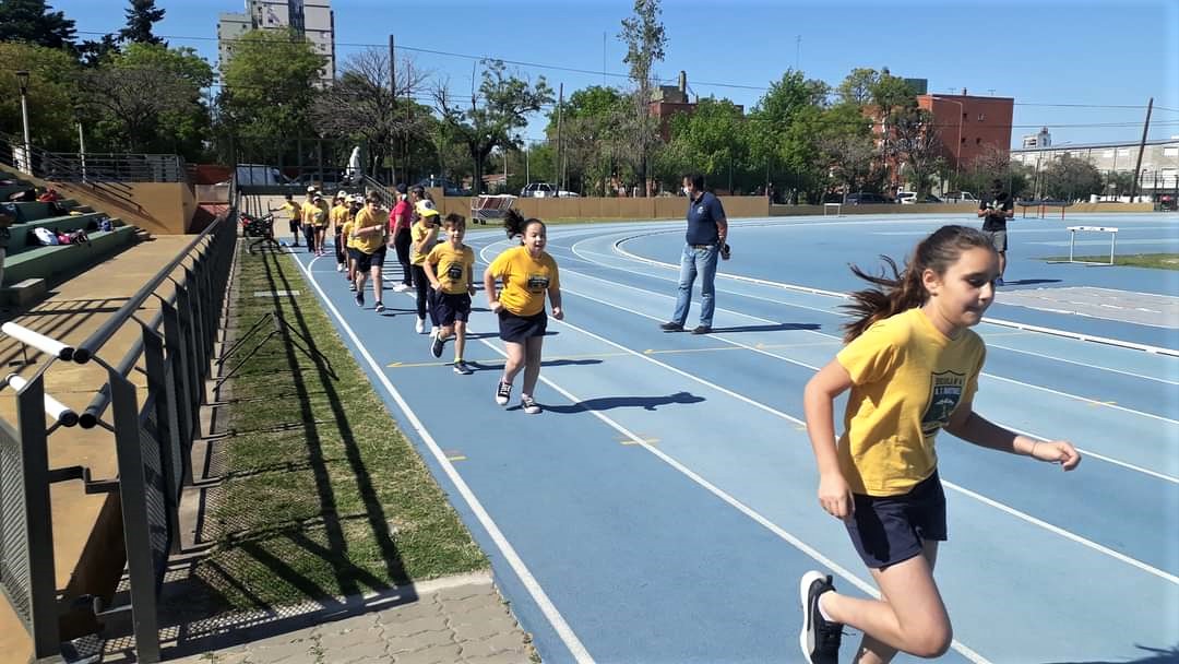 Más de mil chicos participan del Programa de Desarrollo de Atletismo