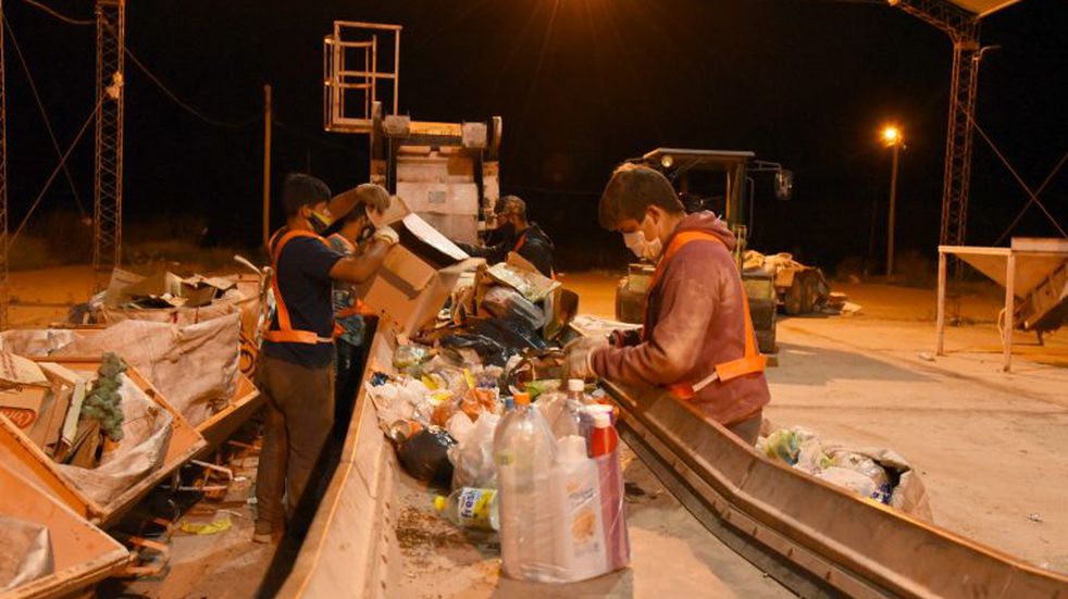 Autoridades municipales recuerdan que continúa el Programa de separación de residuos en las viviendas, con recolección diferenciada los martes y jueves.