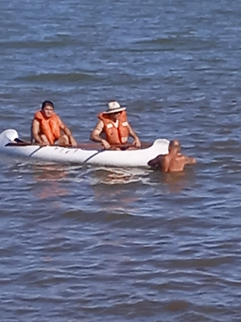 Guardavidas rescataron a dos palistas del río Uruguay