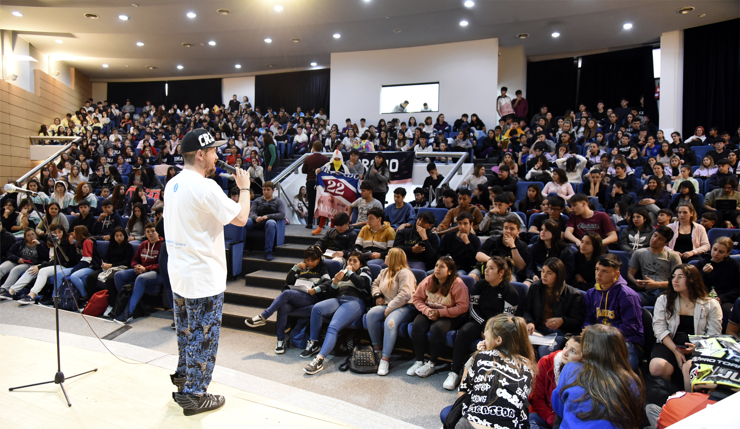 Multitudinaria convocatoria en la Estudiantina del Saber