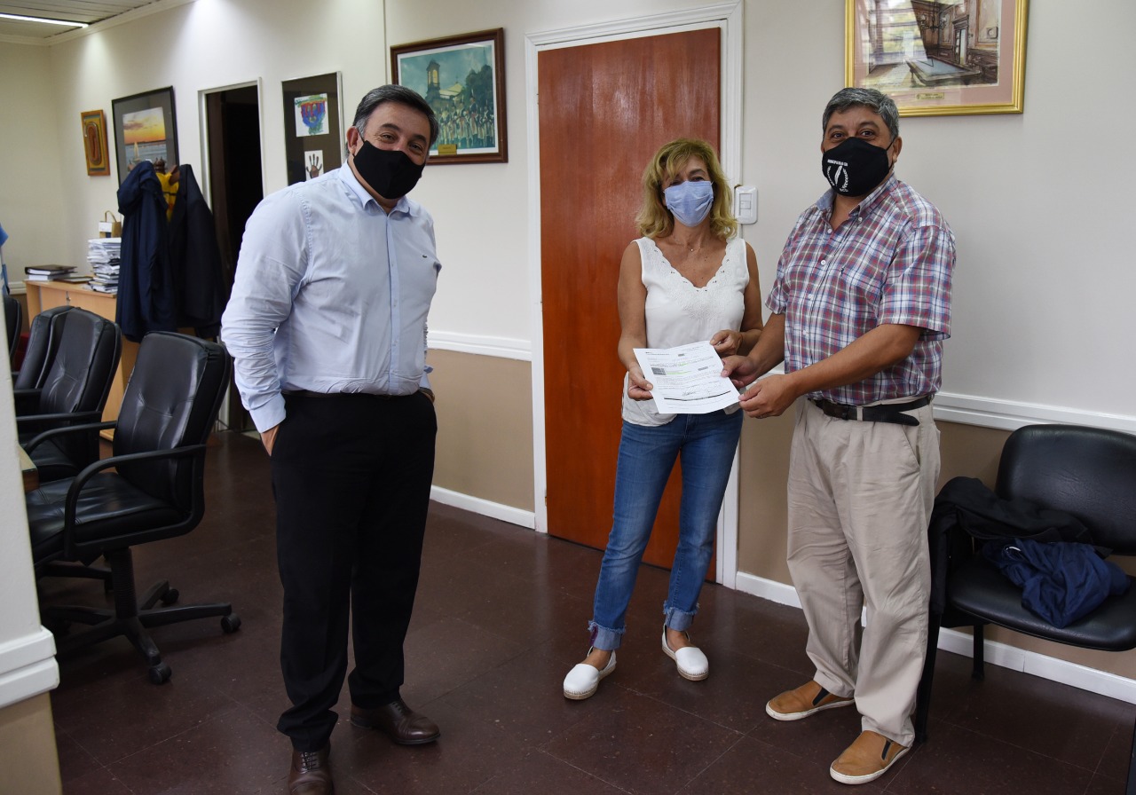 Entregaron aportes destinados a Bomberos, Hospital, Comando Radioléctrico y a Educación