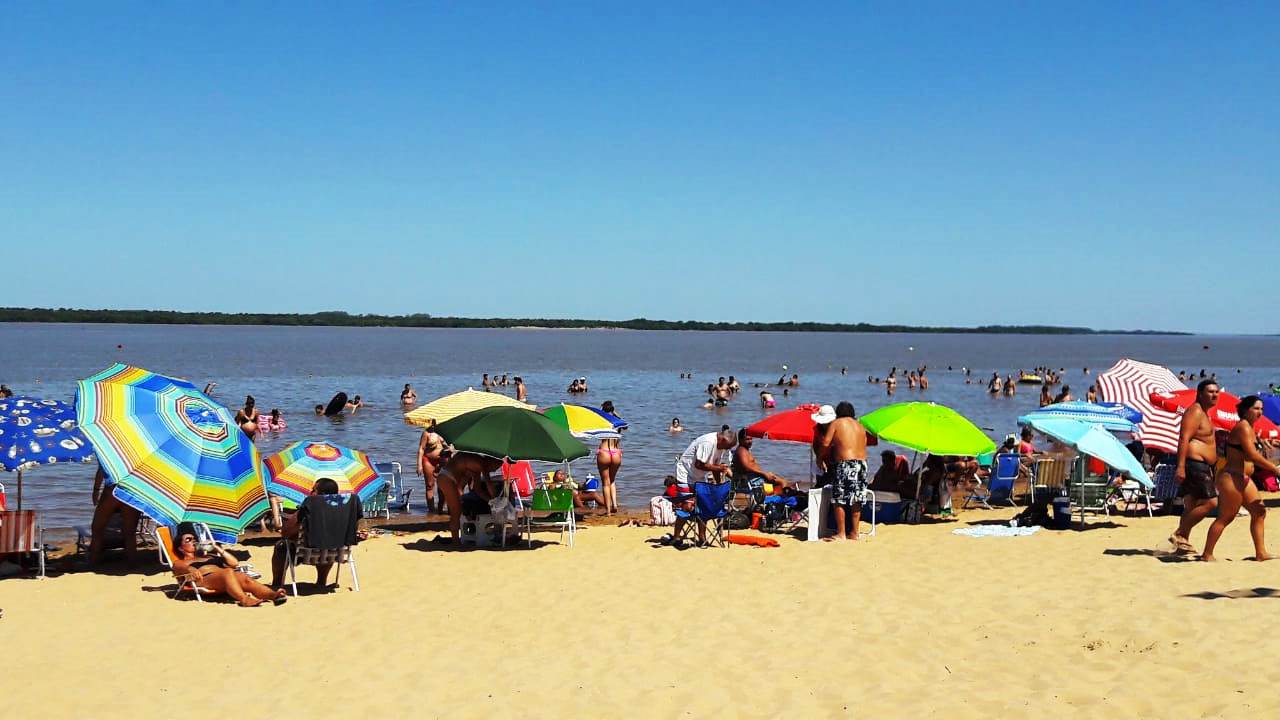 Explotaron las playas uruguayenses en los primeros días del verano 2021