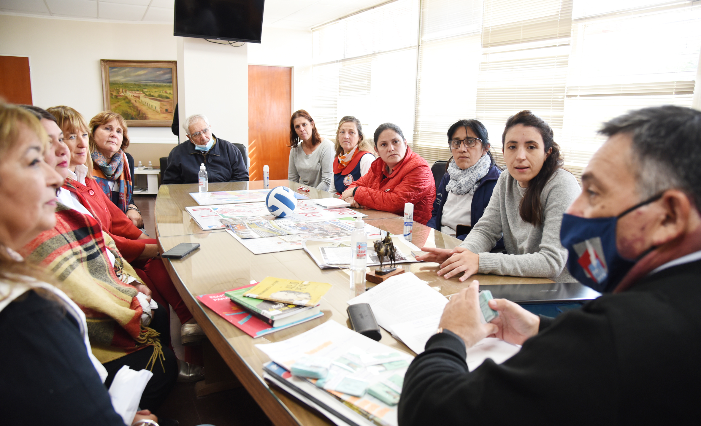 Entregaron pases de transporte para estudiantes