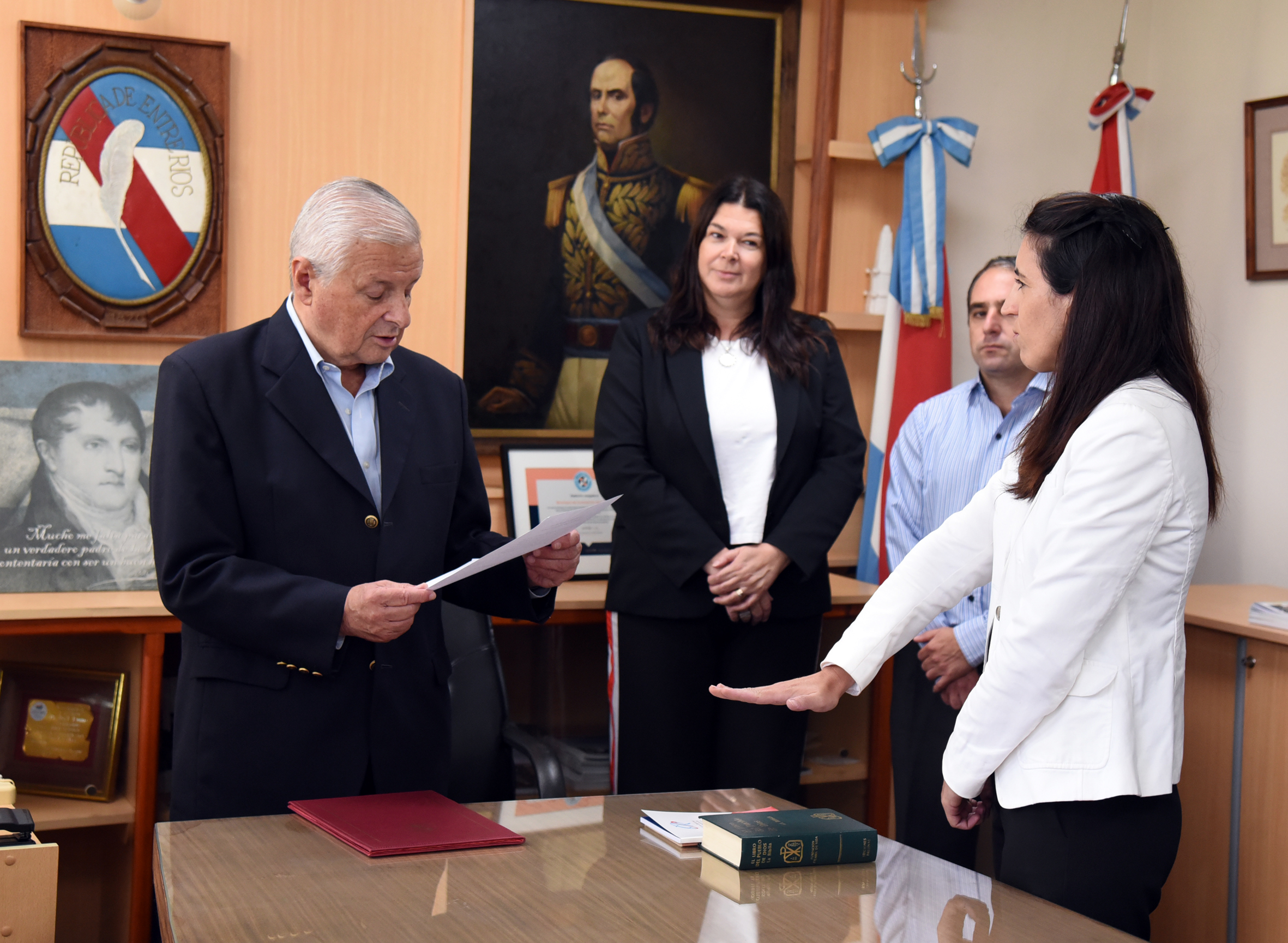 Lauritto tomó juramento a la secretaria de Desarrollo Social y Educación