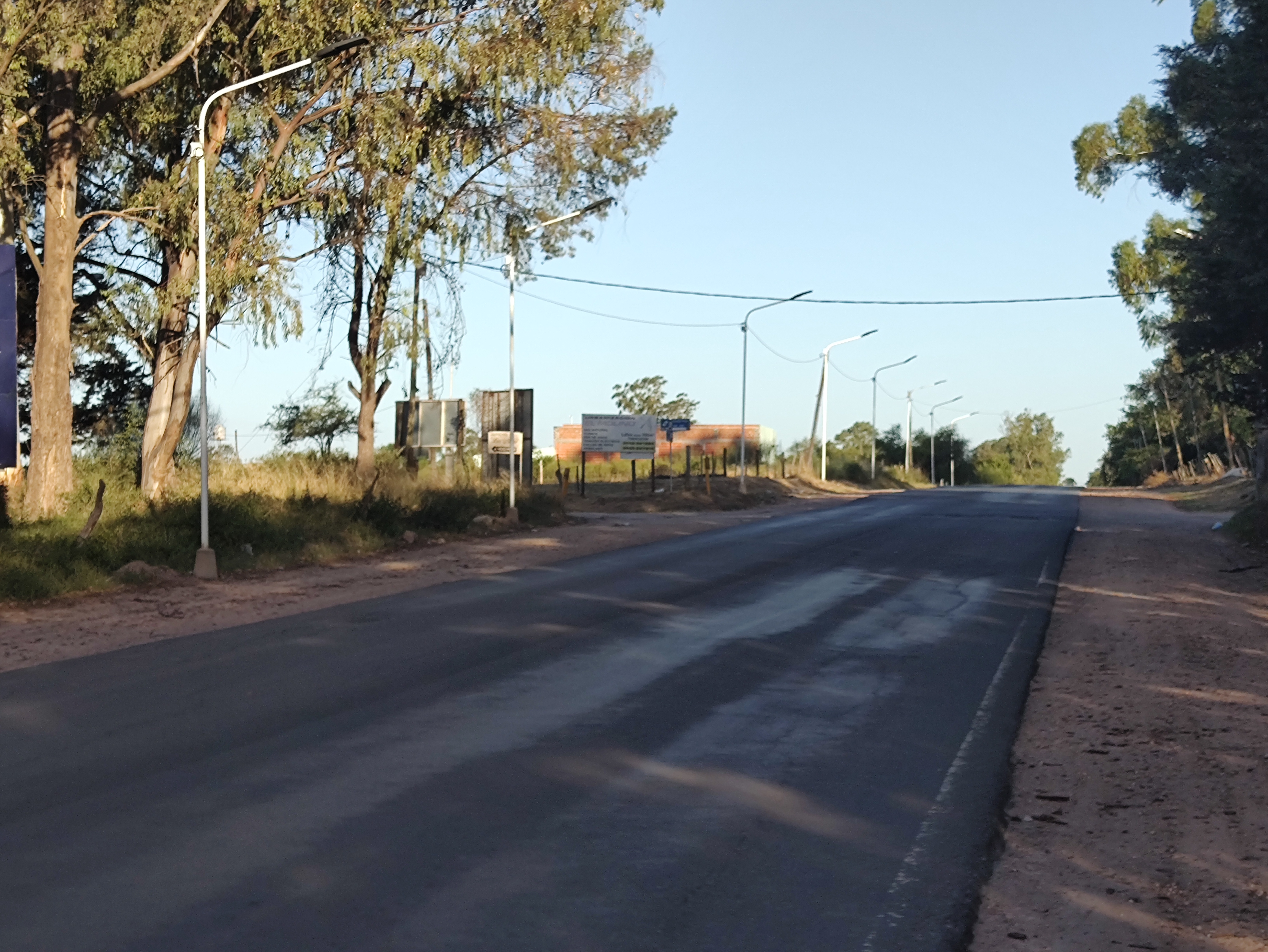 Amplían la red de alumbrado público en el segundo acceso a la ciudad