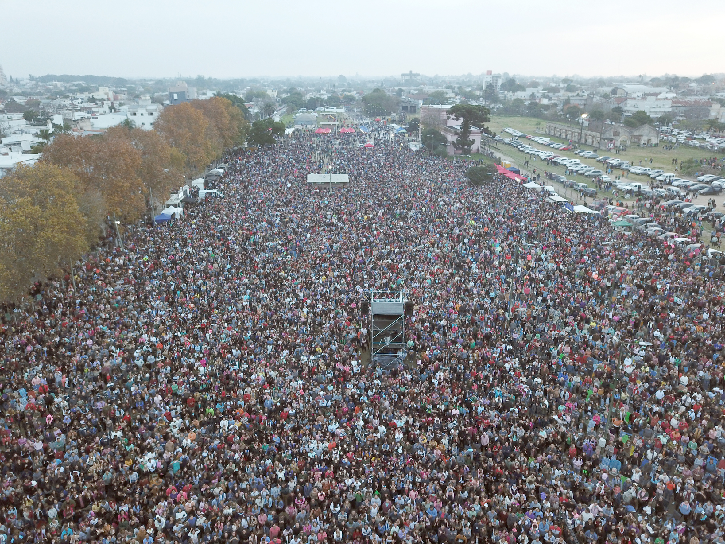 Con un emotivo acto y una multitudinaria fiesta, se celebró el Aniversario de Concepción del Uruguay