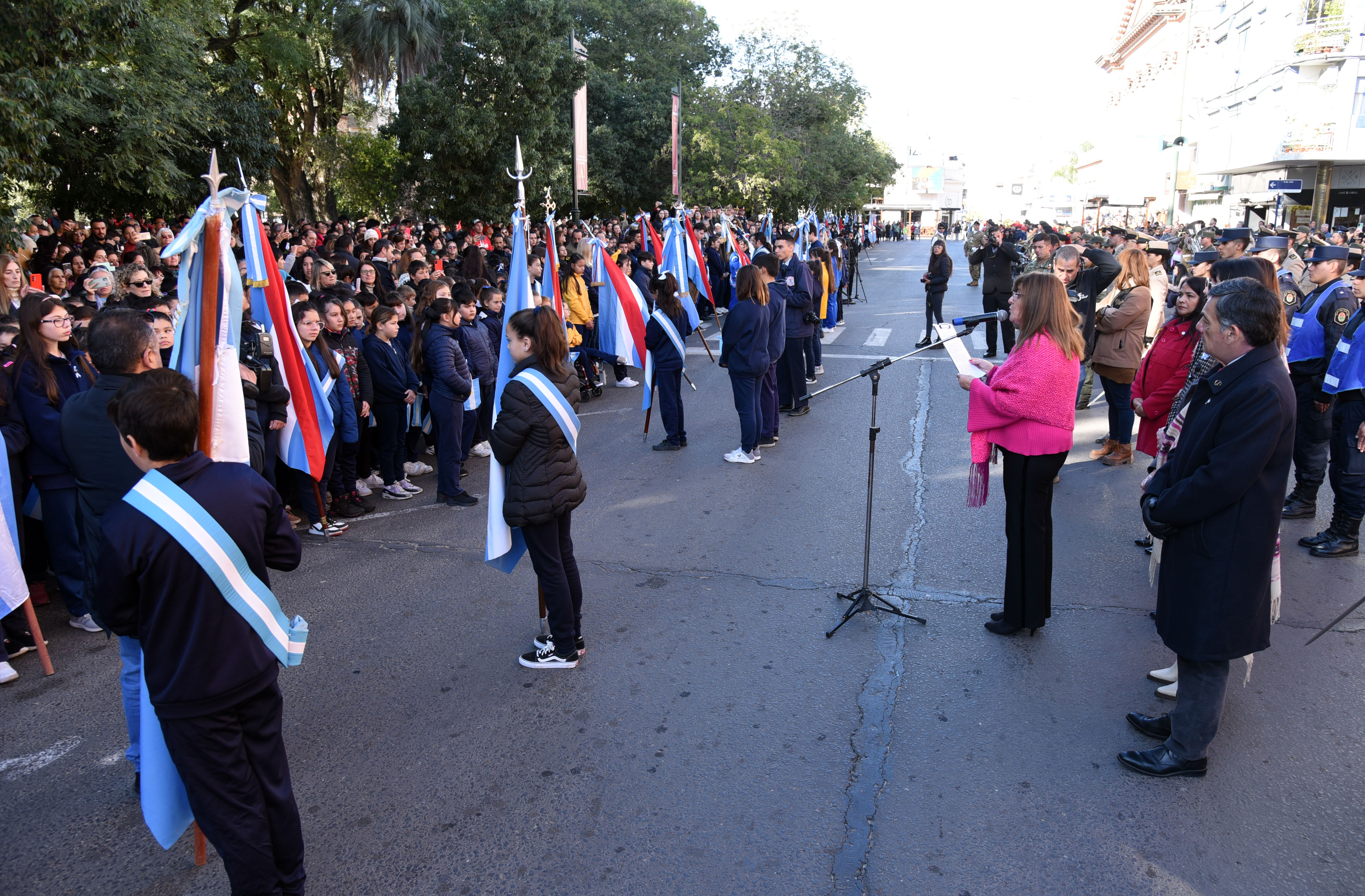 Honraron la memoria de Belgrano y estudiantes realizaron la promesa de Lealtad a la Bandera