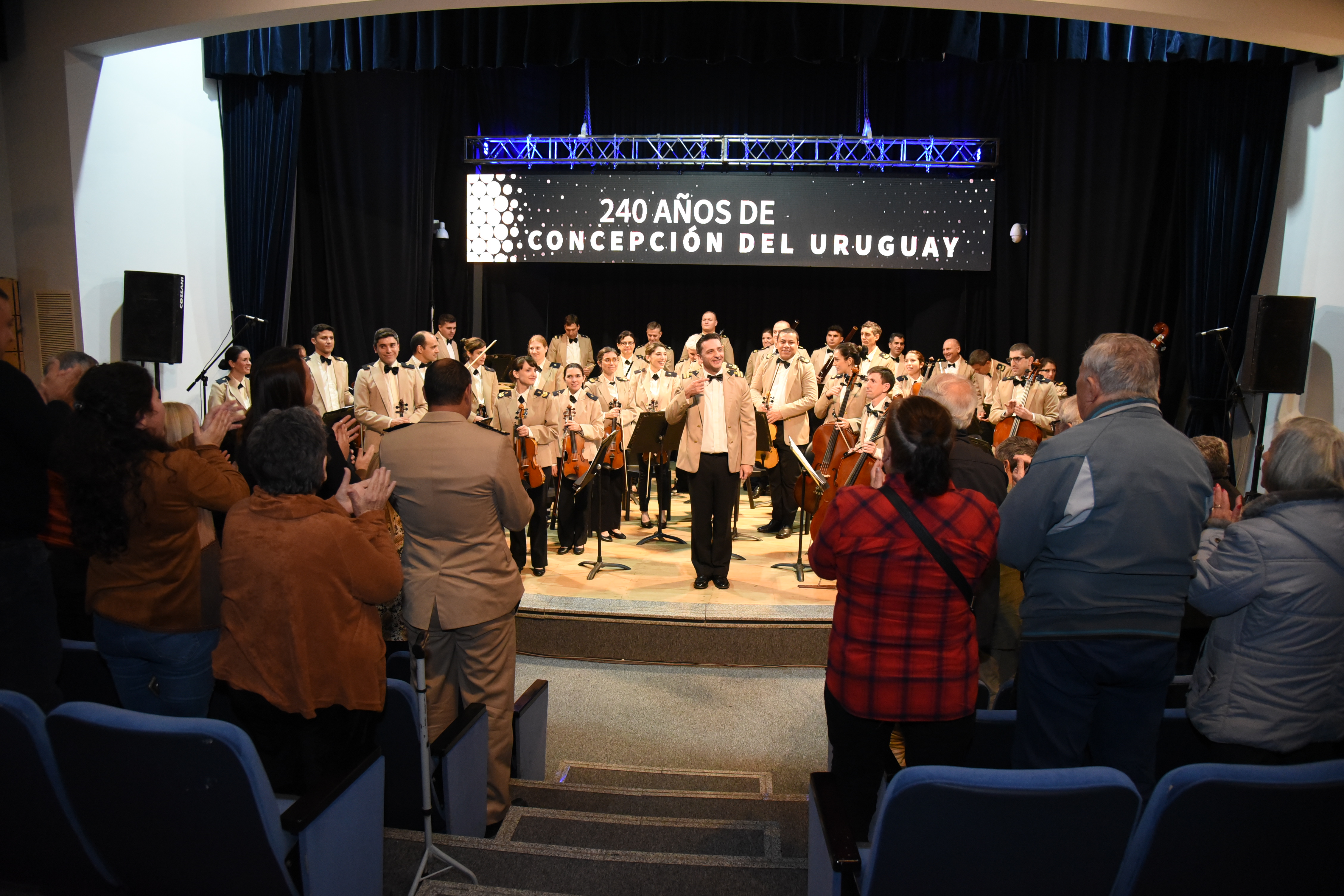 La Orquesta Sinfónica de la Prefectura brilló ante el público uruguayense