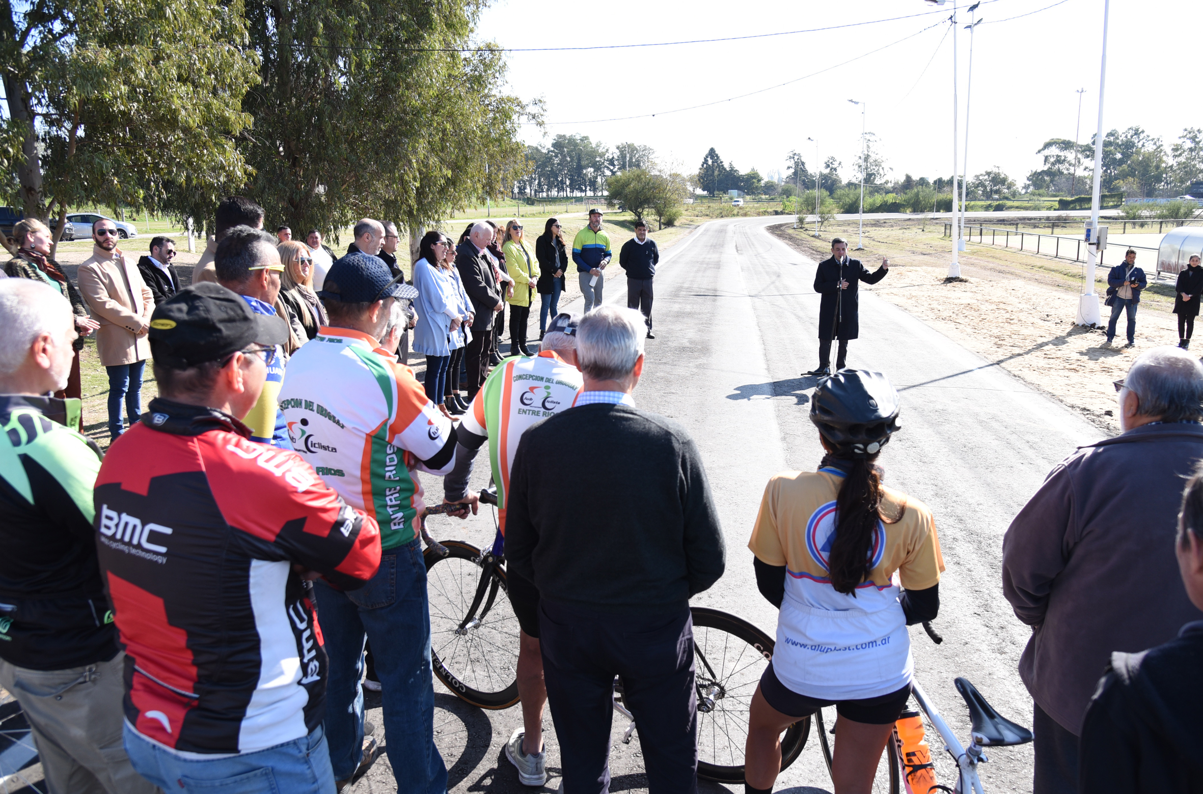 Ante la presencia de ciclistas, pusieron en valor el Velódromo Municipal