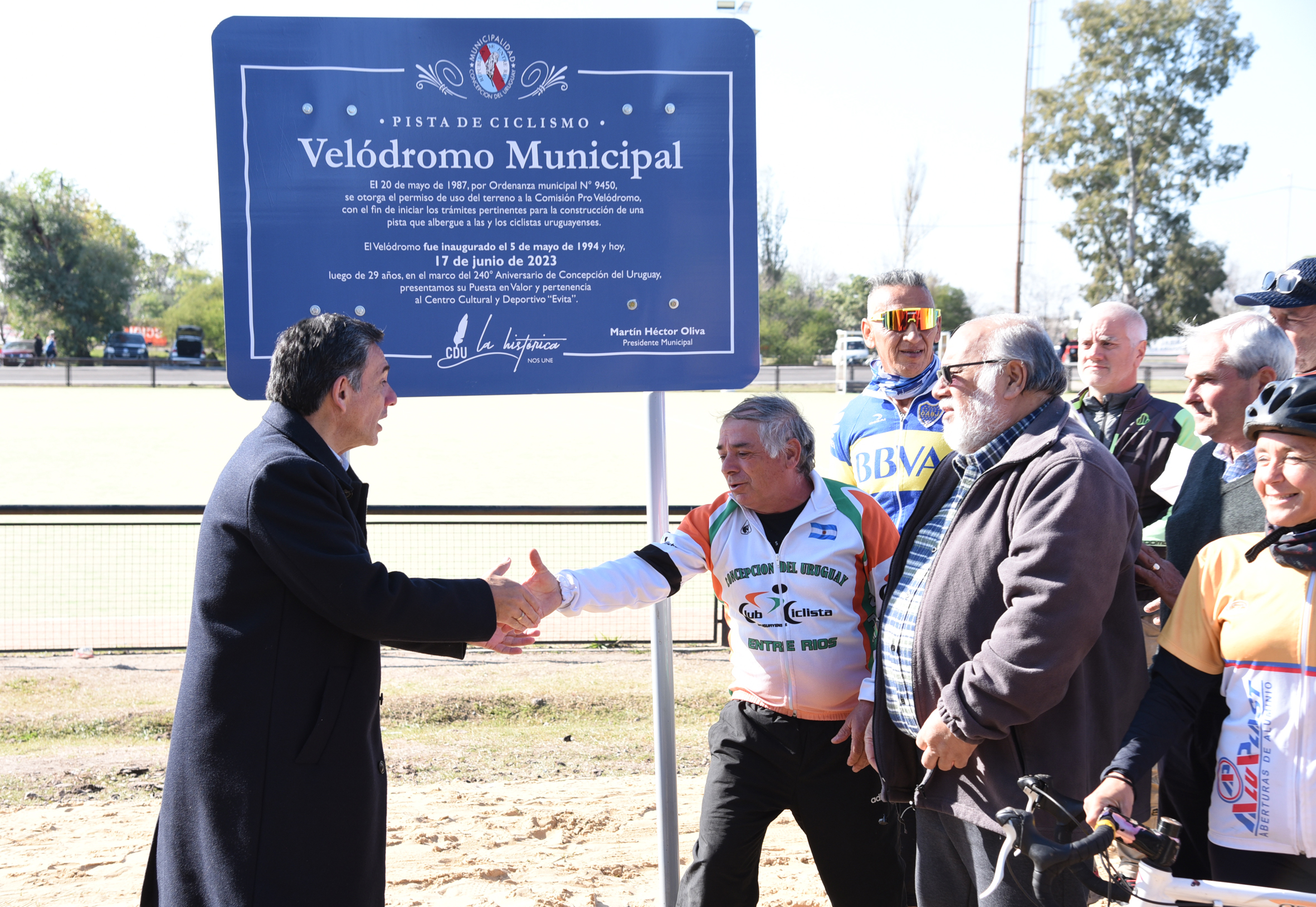 Ante la presencia de ciclistas, pusieron en valor el Velódromo Municipal