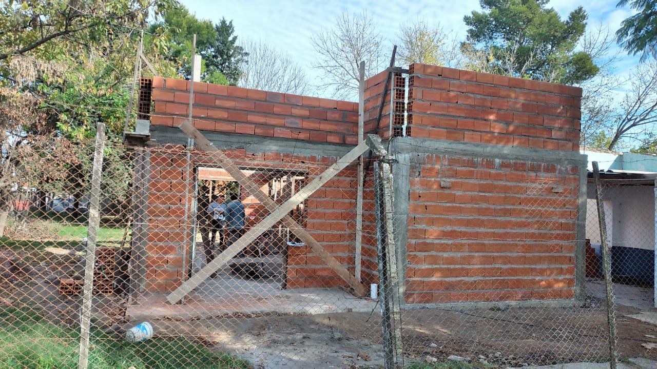 Importantes avances en la el salón multiuso “Bulo” del barrio Zapata