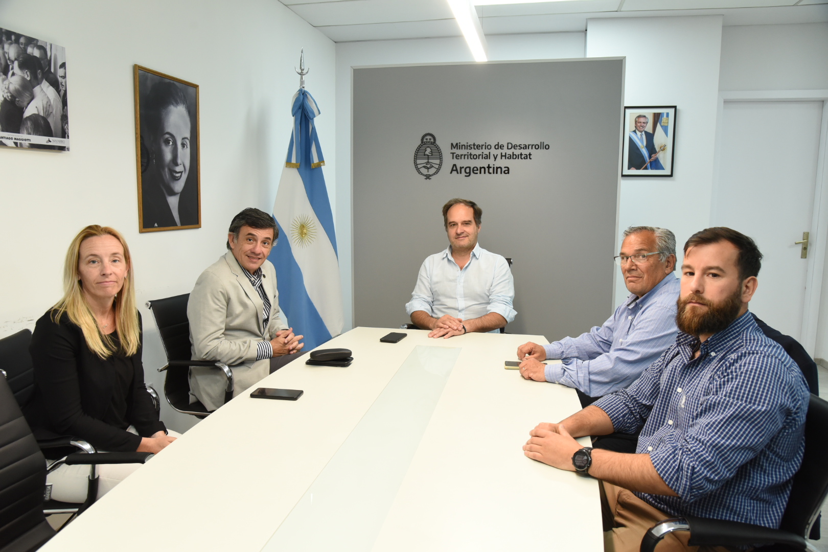 Autoridades municipales realizaron  gestiones en el Ministerio de Hábitat de la Nación