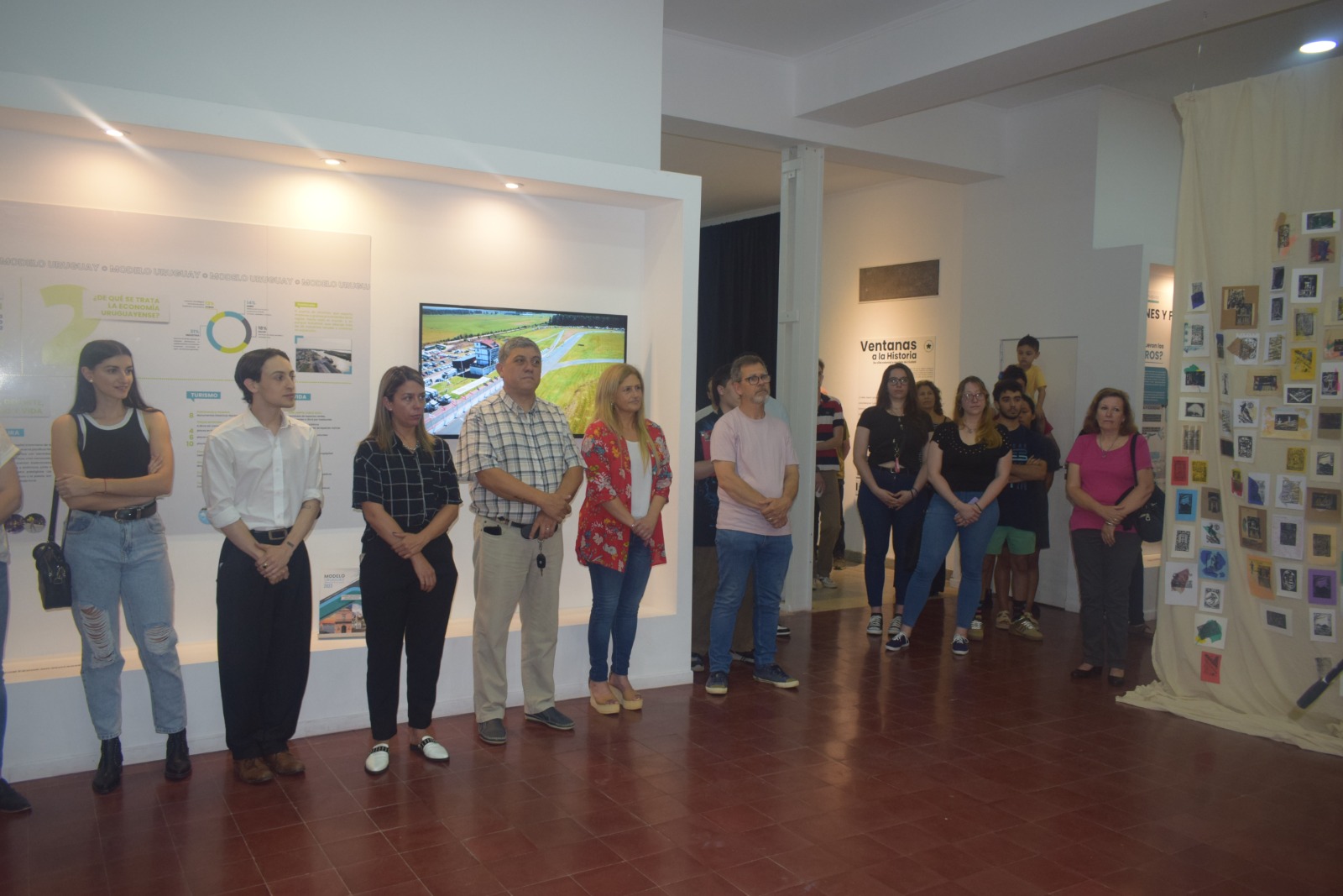 Se inauguró Muestra Artística en Homenaje al Día de la Restauración de la Democracia