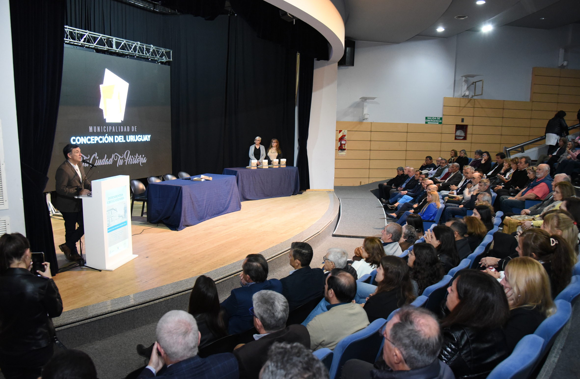 En un emotivo acto, el Municipio presentó otro libro con la historia de los "Intendentes Uruguayenses"