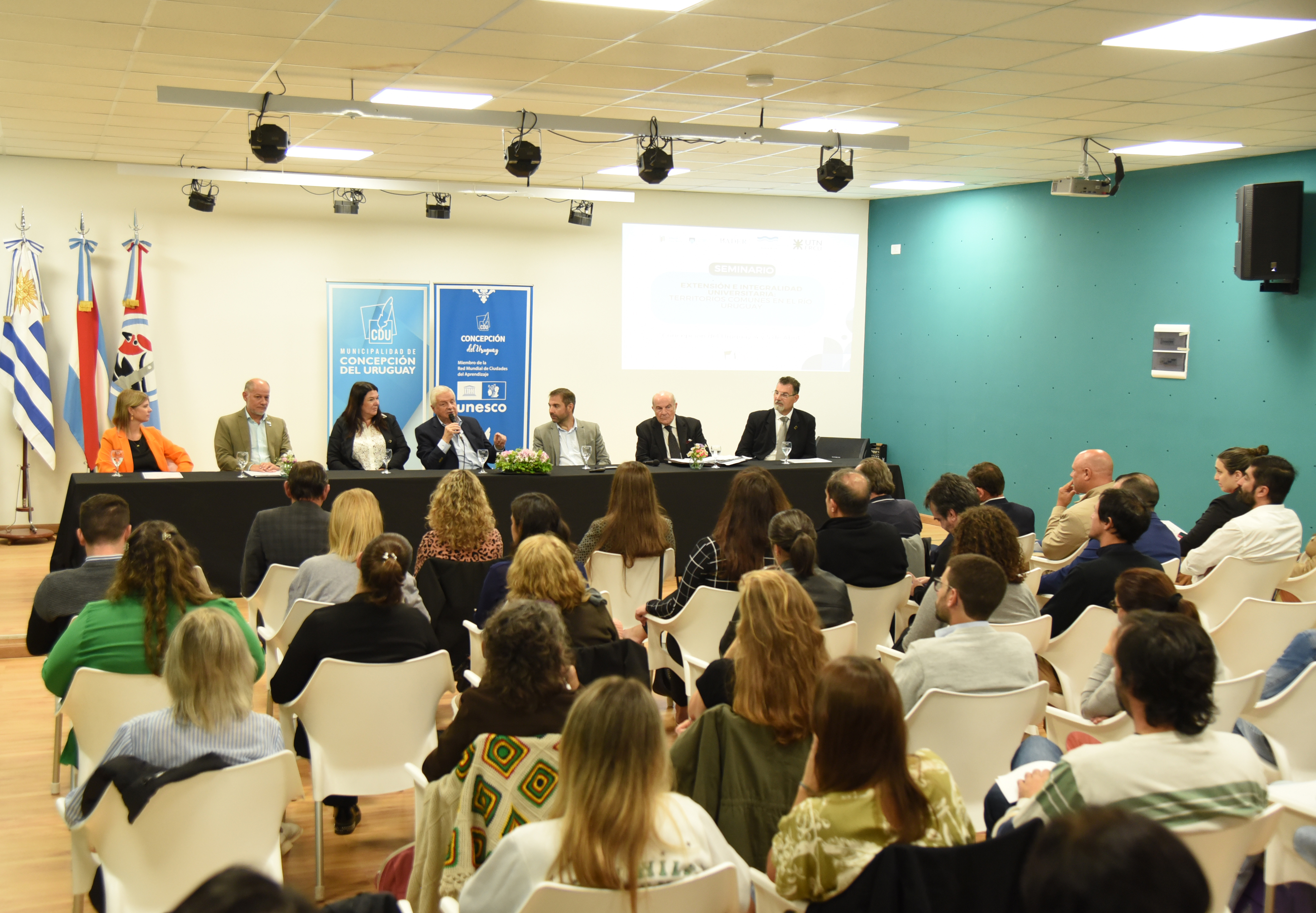 Se desarrolla el Seminario de Extensión e Integralidad Universitaria