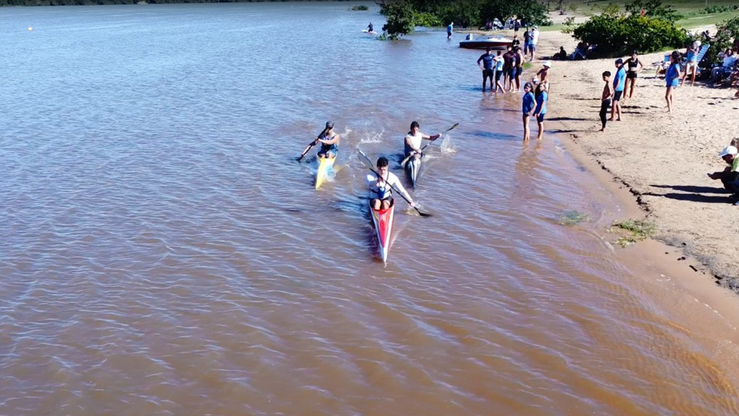 Importante concurrencia acompañó al canotaje en la Isla del Puerto