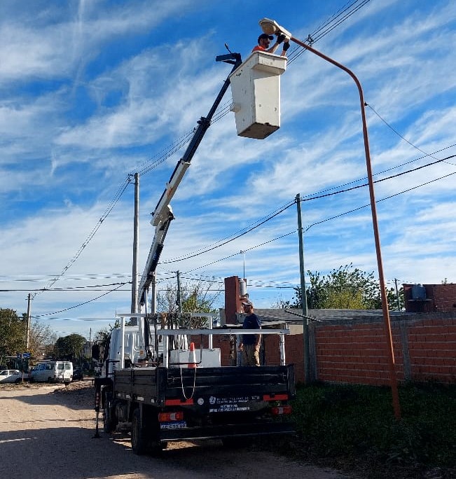 Cambian luminarias en toda la ciudad