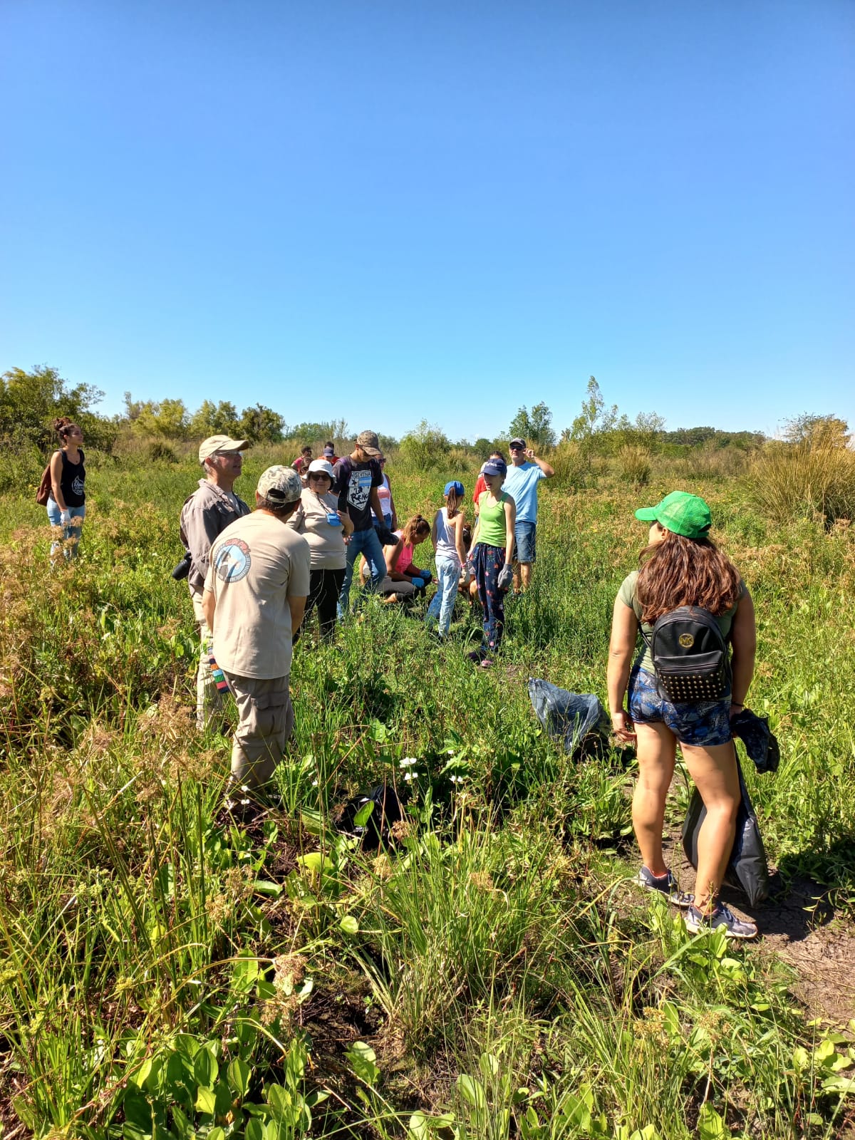 Exitosa jornada de limpieza en el "Parque Natural Humedales del Arroyo El Curro"