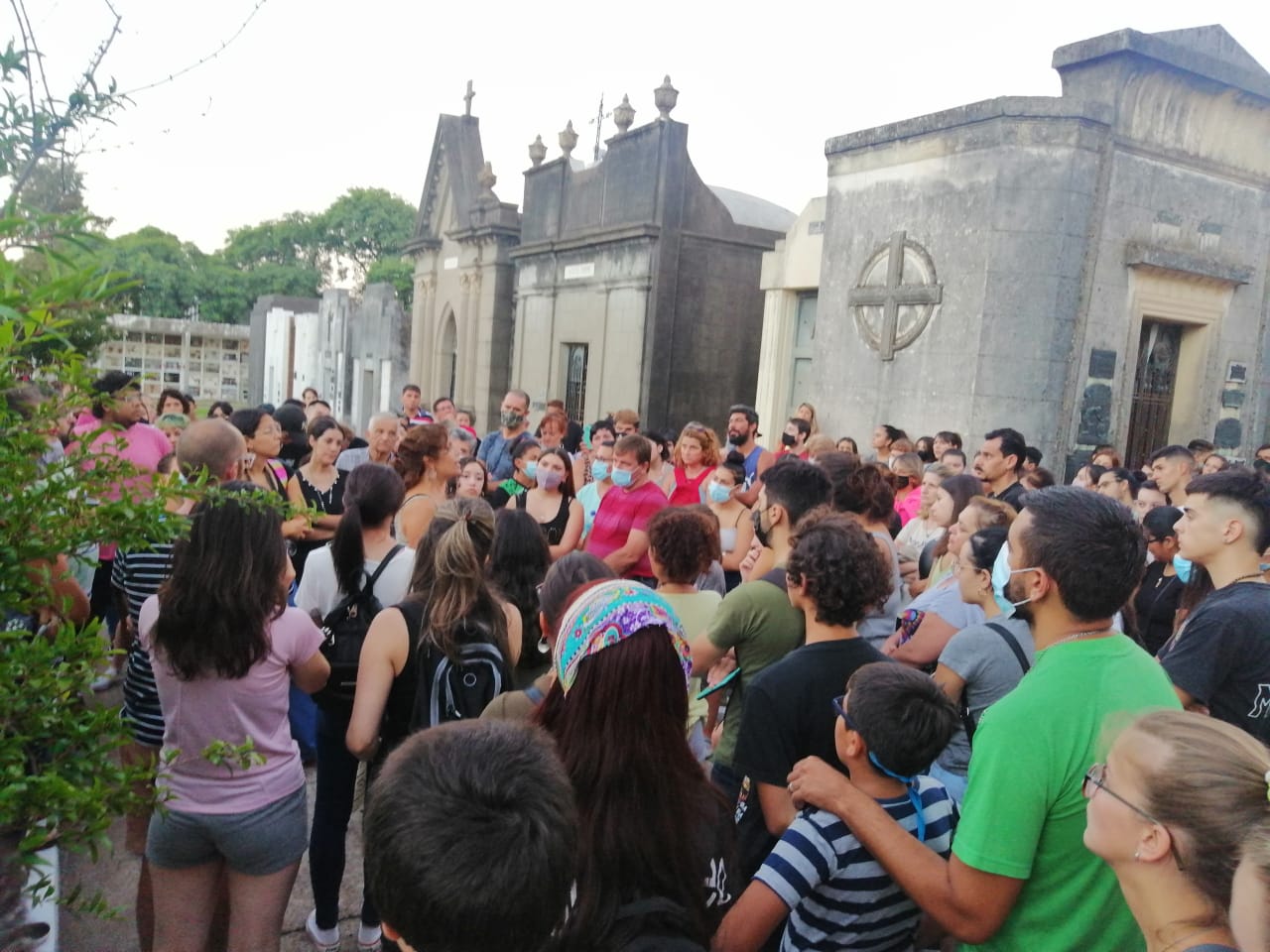 El Cementerio tuvo un exitoso recorrido guiado cultural e histórico