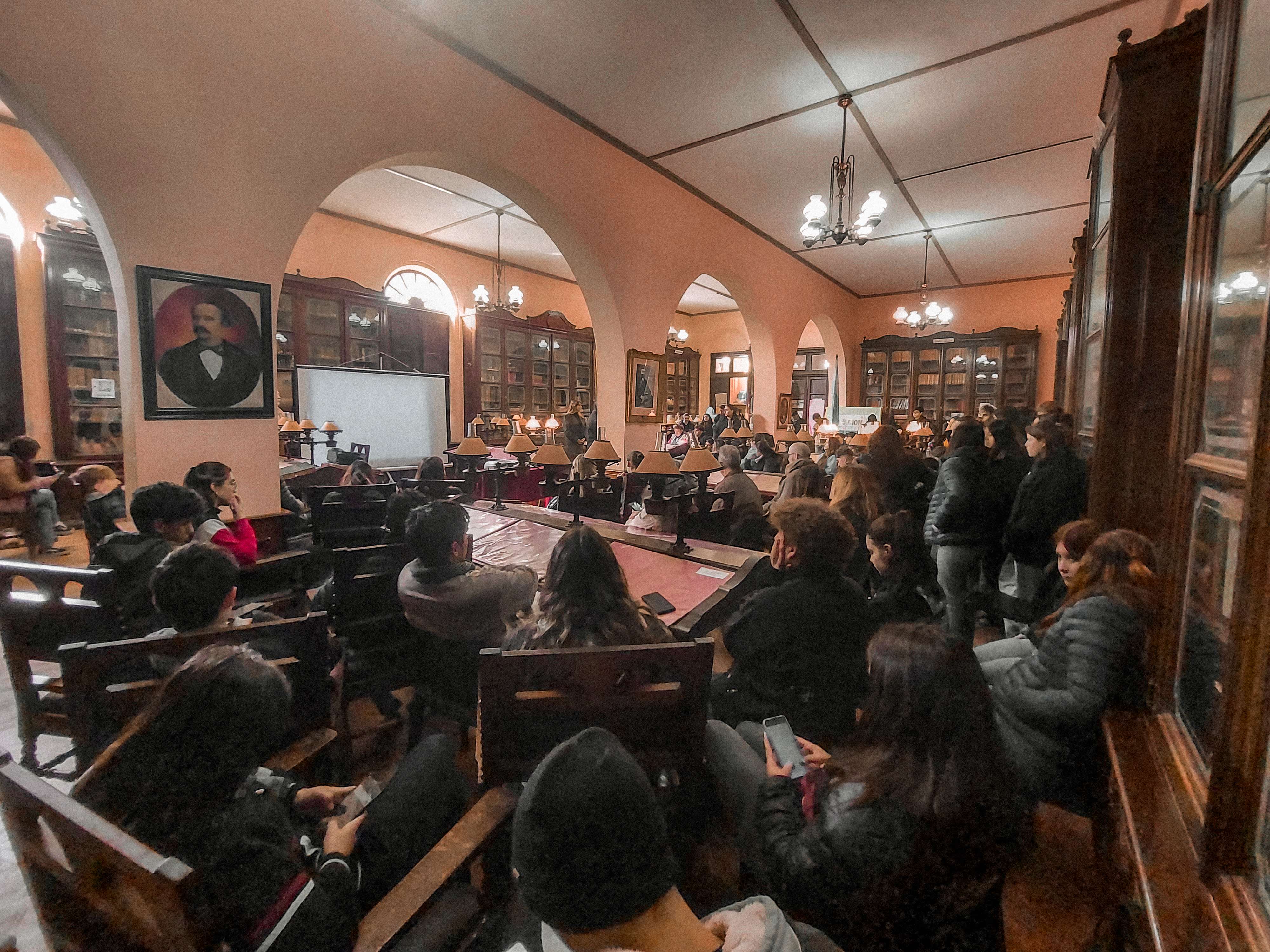 Jóvenes estudiantes participaron de un encuentro sobre Monumentos Históricos de la ciudad