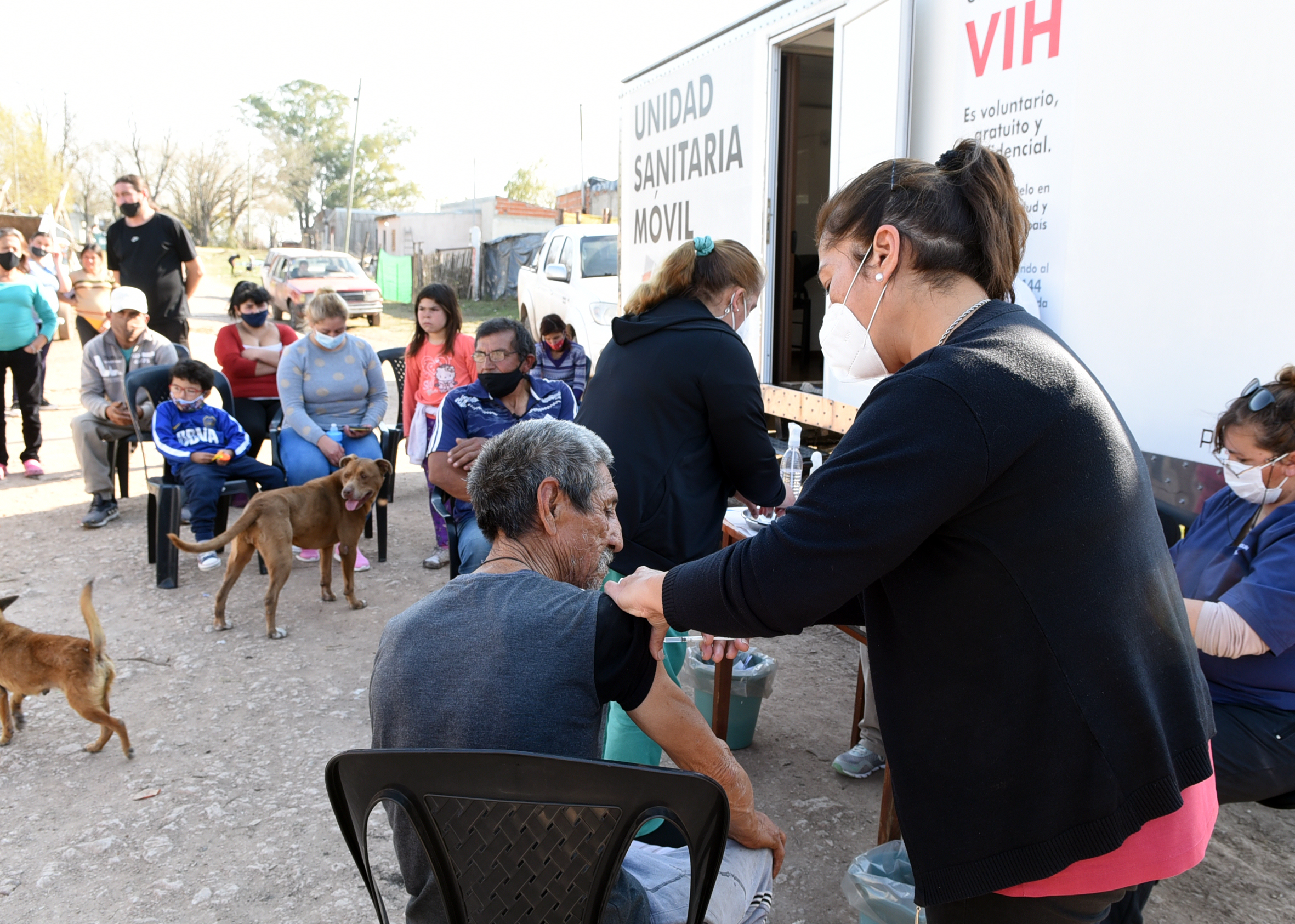 La salud sigue saliendo a los barrios