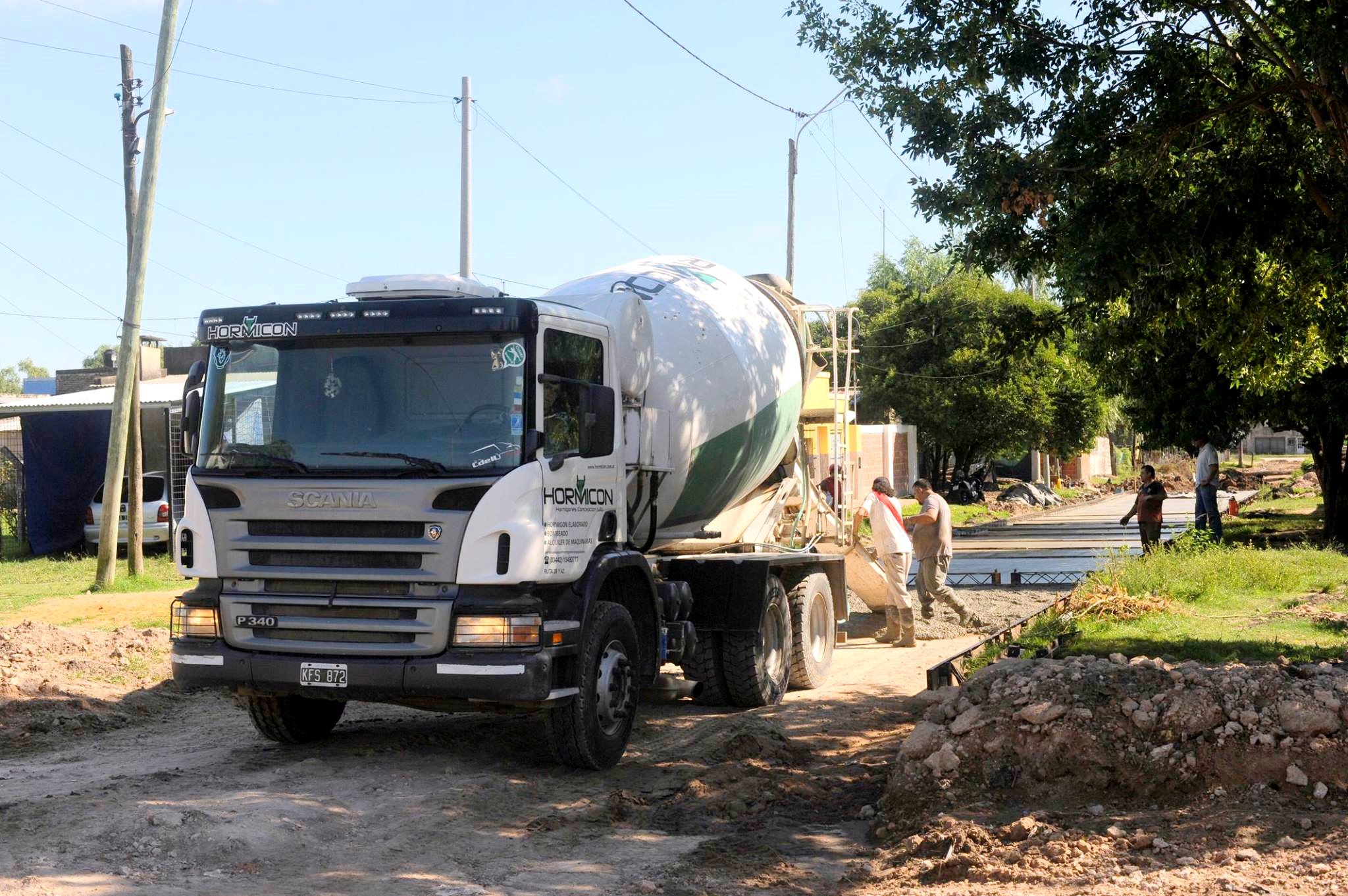 Comienza la pavimentación simultánea de casi 100 cuadras en diversas zonas